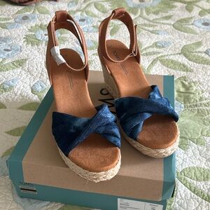 Super cute Toms Denim Blue & Tan Espadrille Wedge Sandals